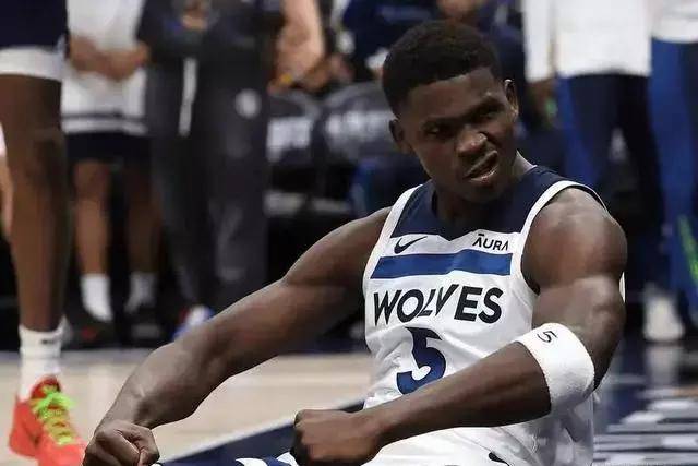 赵嘉义14+7青岛胜肯帝亚 齐麟16分新疆胜宁波